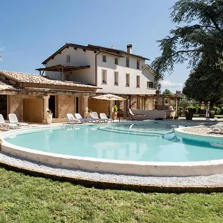 Casa Brigante Luxury With Pool דירה קאפאנורי