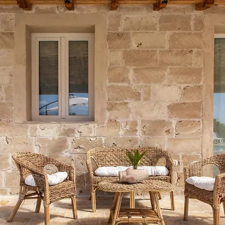 Casa Brigante Luxury With Pool דירה קאפאנורי